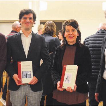 Ungewohnte Einblicke - Der Projektleiter, die Autoren und der Geschäftsführer Stiftung Geschichte, von links: Markus Ries, Ivo Berther, Esther Vorburger und Martin Allemann. Bild: Annemarie Keusch