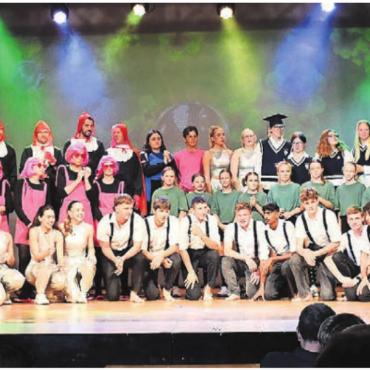 Turnen bringt das Glück heim - Die Turnerfamilie aus Boswil sorgte für eine bunte und unterhaltsame Show mit viel Rauch, Sound und unterhaltsamen Nummern.
