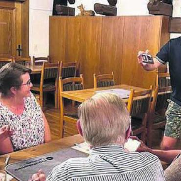 Jassen lernen in kurzer Zeit - Anfängerinnen und Anfänger lernen die Grundlagen des Schieber-Jasses. Bild: zg