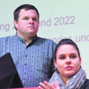 8910 Meter dazwischen - Präsident Christoph Meier und Marlen Etterlin, neues Vorstandsmitglied. Bild: ake