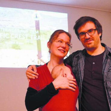 Zu Fuss von Mexico bis Kanada - Lilian Suter und Lars Kistler haben im Saal der reformierten Kirche von ihrer Fernwanderung berichtet. Bilder: Thomas Stöckli