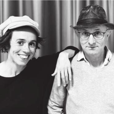 «Schnitz & Drunder» - Paul Steinmann (Geschichten) und Judith Bach (Musik) sind bei der Saisoneröffnung im Sternensaal zu bestaunen.
