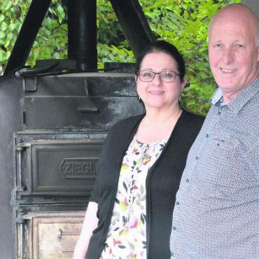 Ein halbes Leben - Täglich frisches Holzofenbrot: Elsbeth und Daniel Bütler legten viel Wert darauf, die Authentizität des Brotes zu wahren. Bild: Celeste Blanc