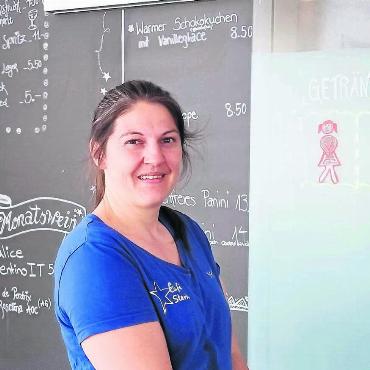 Im Sommer wird es bunt - Mit den temporären Wirten kann sich Priscilla Staubli voll auf ihre Gesundheit konzentrieren und die Gäste im «Stern» dürfen sich auf den Sommer freuen. Bild: Verena Anna Wigger