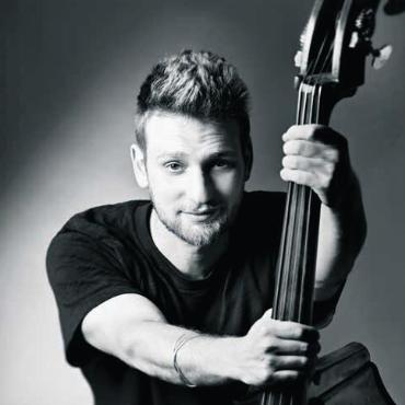Tiefe, Groove und Innovation - Alon Near kommt mit seinem Trio nach Muri. Bild: zg