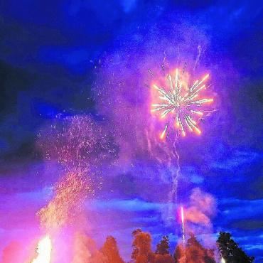 Ein Erfolg auf der ganzen Linie - Feuer und Feuerwerk – auch das gehört traditionell zum 1. August.