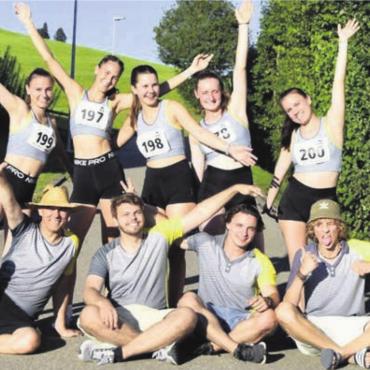 Jüngstes Team ist stark - Die Frauen des TV Merenschwand wurden von den Männern supportet. Bild: zg