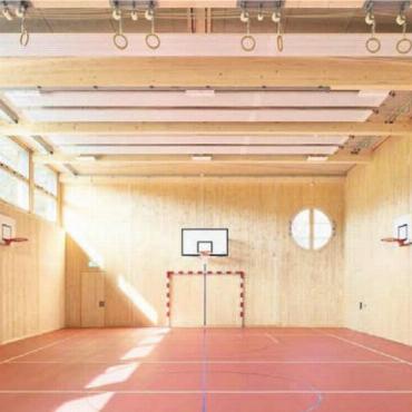 Teil eines preisgekrönten Teams - Aktuell besteht ein akutes Raumbedürfnis für den Sportunterricht an diversen Schweizer Schulen. Als Antwort auf diese Problemstellung wurde eine wiederverwendbare Sporthalle aus Holz entworfen.