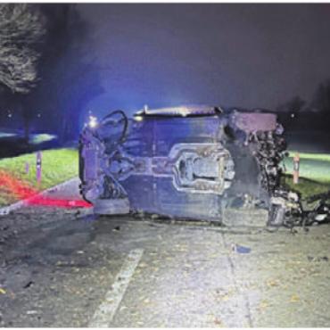 Autolenker eingeklemmt - Am Auto entstand Totalschaden. Bild: zg