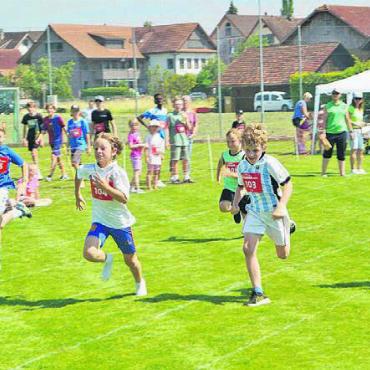 Sonne, Stimmung und viele Sieger - Voller Einsatz brachte viele Sieger aufs Podest. Bild: zg