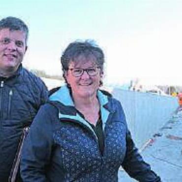 Es folgt die Vollsperrung - Manuel Meier und Milly Stöckli. Bild: ake