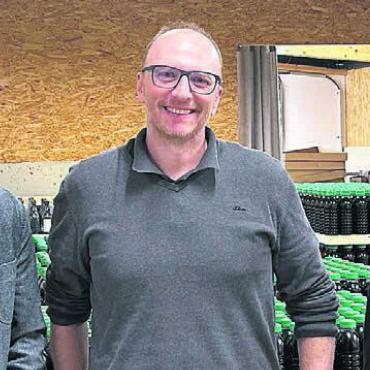 Zu Besuch bei Aronia Swiss - Drei der vier anwesenden Nationalratskandidaten, von links: Ralf Bucher, Daniel Käppeli und Viktor Andermatt. Bild: zg