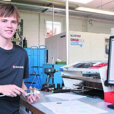 Eigentlich gegen seine Natur - Thomas Veidt an seinem Arbeitsplatz bei der Signode Switzerland GmbH. Bild: ake