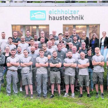 Regionalität und nachhaltig überzeugende technische Dienstleistungen - Die langjährigen teamfähigen, stets gut gelaunten Mitarbeiter sind die zentrale Stärke der Eichholzer Haustechnik. Bild: Eichholzer