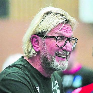Titelverteidiger im Final-Four - Sein Team ist im Regio-Cup Aargau Plus erneut unter den letzten vier: Wohlen-Mutschellen-Trainer Alex Milosevic.
Bild: ch