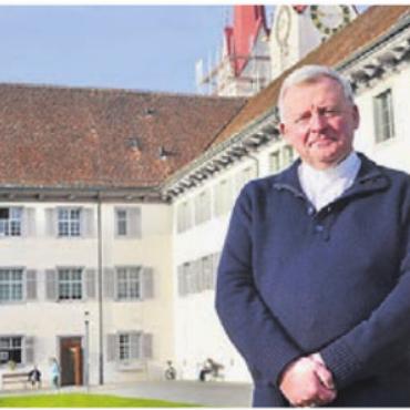 «Gott und den Menschen dienen» - Weihbischof Josef Stübi. Bild: tst