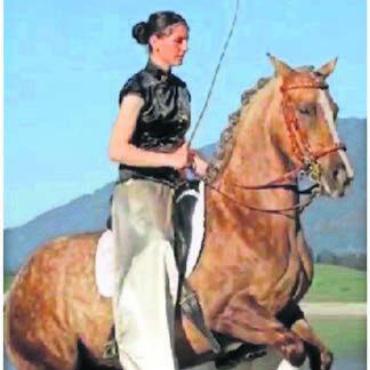Von einer Meisterin lernen - Jessica Suckardt wird ihre Arbeit mit Pferden näherbringen. Bild: zg