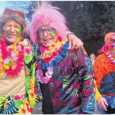 Kunterbunte Fasnachtsparty - Die Jahrgänger 1966 aus Villmergen beherrschen auch die Wohler Fasnacht.