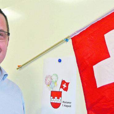 Grösser und traditioneller - Daniel Strub will, dass am 1. August alle Klischees und Traditionen bedient werden. Der neue Verein plant ein Programm über den ganzen Tag hinweg. Bild: Annemarie Keusch