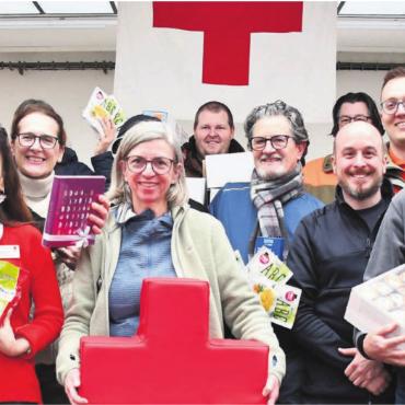 Aus Solidarität für Betroffene - Die freiwilligen Helfer erhalten tatkräftige Unterstützung (v. l.): Colette Basler, SP-Grossrätin, Patti Basler, Kabarettistin, Regula Kiechle, Geschäftsführerin SRK Kanton Aargau, Laura Pascolin, neue Regionalstellenleiterin, und Marie-Helen Roniger, Leiterin der Regionalstelle Fricktal. Bilder: Monica Rast