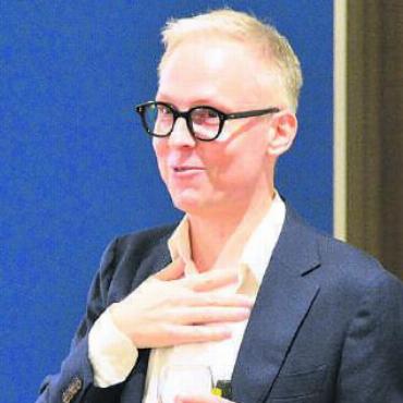Gegenpole halten sich die Waage - Thomas von Grünigen war bis 2021 Auslandskorrespondent für das SRF. Bild: cbl