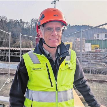 «Wie eine Passstrasse» - Sein Arbeitsplatz ist ab sofort auch eine Baustelle: Marcel Bieri, Betriebsleiter des Flusskraftwerks Bremgarten-Zufikon. Bild: Marco Huwyler