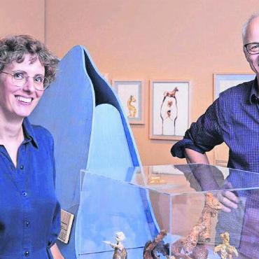 Mensch-Tier-Beziehung im Fokus - Jasmin Winkler, Bereichsleiterin Museum und Sammlungen Naturama Aargau, und Peter Kuntner, Ausstellungsmacher und Mitinhaber des Aarauer Szenografiebüros fischteich. Bild: zg