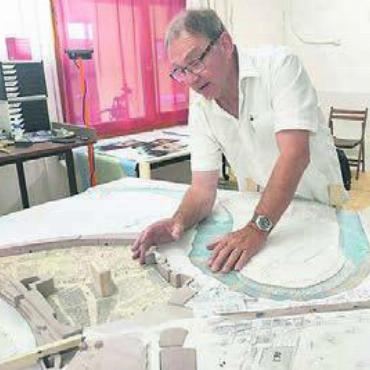 Am neuen Stadtmodell hat Heinz Briner jahrelang akribisch gearbeitet. Bild: huy