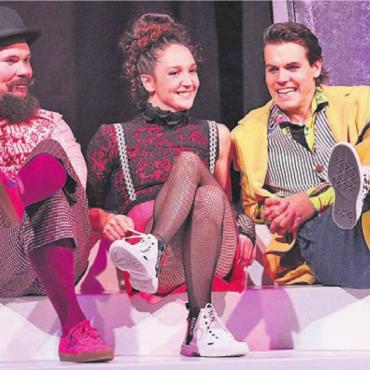 Monti hebt zum Jubiläum ab - «Weil wir fliegen können!» Die Show zum Jubiläum des Circus Monti verspricht überraschende Wendungen, Spektakel und Humor. Bild: spr