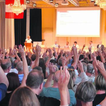 Voller Saal und Demokratie pur - Grossandrang an der Gemeindeversammlung im Festsaal Muri. Die Entscheidungen wurden deutlich gefällt. Bild: Thomas Stöckli