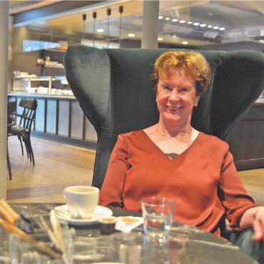 «Damit sich Leute treffen können» - Marlies Laubacher im «Adler» in Muri. Eine vielfältige Gastronomie findet sie wichtig. Bild: Annemarie Keusch