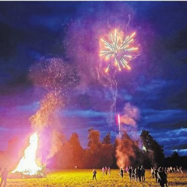 Bilder, Menschen, Emotionen - 1. August: Mit neuem Konzept und ganztägigem Programm wird der Bundesfeiertag in Muri gefeiert  neben traditionellen Ansprachen natürlich auch mit Feuer und Feuerwerk.