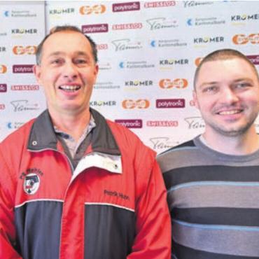 Hunn «nervös» und siegreich - Die beiden Wohler auf dem Podest des Freipistolencups: Sieger Patrik Hunn (links) und Thomas Vock (3. Rang). Bild: wr