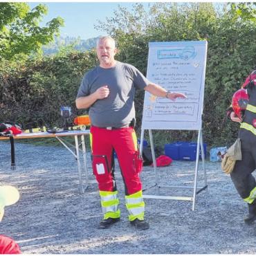 Mission Kontrolle - Hier ist er in seinem Element. Wie bei der letzten Hauptübung seiner Feuerwehr Unterlunkhofen-Rottenschwil.