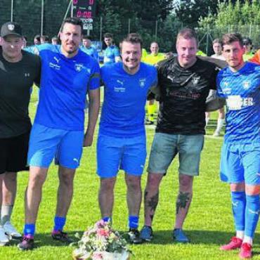 Nur zweite Halbzeit gut - Sie verlassen den FC Sins (von links): Dario Inglin, Sven Feer, Loris Völker, Marc von Flüe, Dominik Müller, Michael Hohl, Marco Peterhans, Calderon Mavembo. Bild: zg