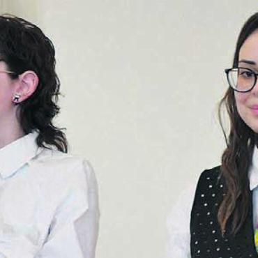 Individuell, inspirierend, einzigartig - Elena Girimonte (links) und Rita Pereira Alcaide führen durch die Trendshow.