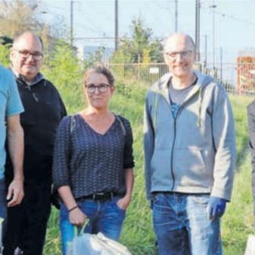 Arbeit und Vergnügen - Zuerst die Arbeit, von links: Jakob Sidler, Ralf Bucher, Theo Kern, Patricia Frey, Daniel Käppeli, Eser Tas, Franziska Stenico. Es fehlt Jan Bühler. Bild: zg
