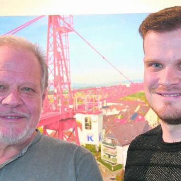 5. Generation übernimmt - Mit Giampiero Rocchinotti (rechts) übernimmt die 5. Generation die Rocchinotti Bau AG. Sein Vater Renato Rocchinotti ist stolz auf ihn. Bild: Roger Wetli