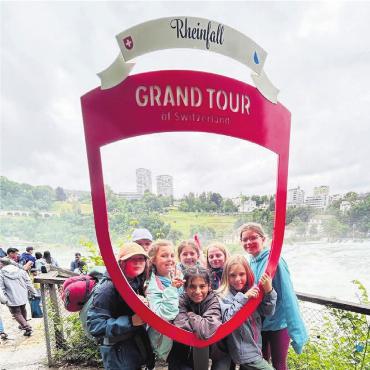 Jetzt kann es richtig losgehen - Die Chichewas beim Rheinfall.