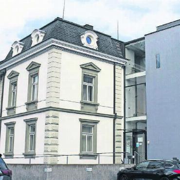 Keine Einigung erzielt - Die Bibliothek wird nicht ins reformierte Kirchgemeindehaus ziehen. Die Verhandlungen zwischen Kirche und Gemeinde wurden abgebrochen. Bild: Archiv