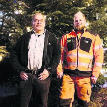 Toller Weihnachtsmarkt - Josef Broch, links, und sein Nachfolger Patrick Betschart. Bild: zg