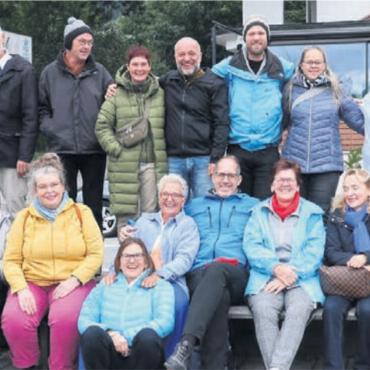 Am See mit Trinkwasserqualität - Gruppenbild des Lunkhofer Kirchenchors auf seiner zweitägigen Reise. Bild: zg