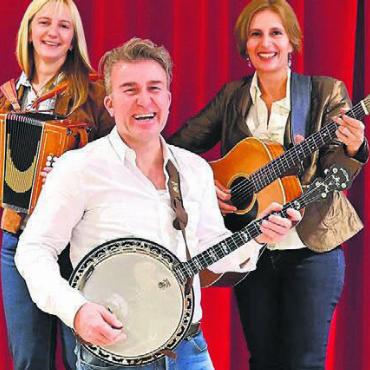 Die «Flying Fingers» bringen dem Publikum traditionelle, fröhliche und beseelte Melodien von der grünen Insel näher. Bild: zg