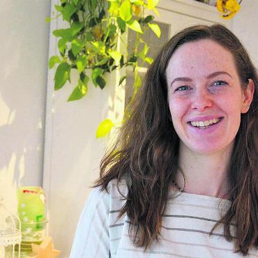 Theaterspielen liegt in den Genen - Elise Wiss spielt gerne Theater, auch wenn sie neu die Regie des Theatervereins Oberrüti übernommen hat. Bild: vaw