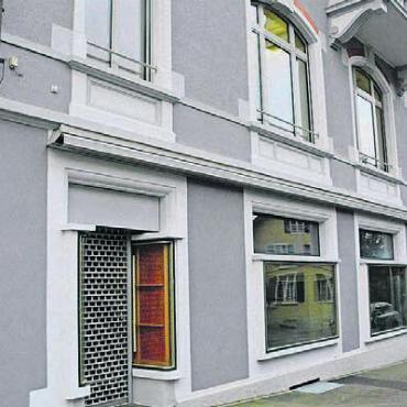 Treffpunkt im Dorf schaffen - Das neue Café wird im Domherr-Meyer-Haus am Chilegässli 1 eingerichtet. Dafür wird das Ladenlokal im Parterre in den kommenden Wochen umgebaut.