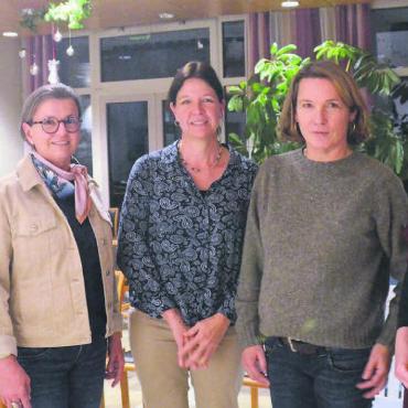 «Seien Sie kreativ in der Erziehung» - Referentin Katharina Hardegger (2. v. r.), Psychotherapeutin am Marie-Meierhofer-Institut Zürich, mit dem Team der Mütter- und Väterberatung Bezirk Muri, von links: Claudia Züttel Kälin, Priska Kaufmann und Natascha Zimmermann. Bild: Thomas Stöckli