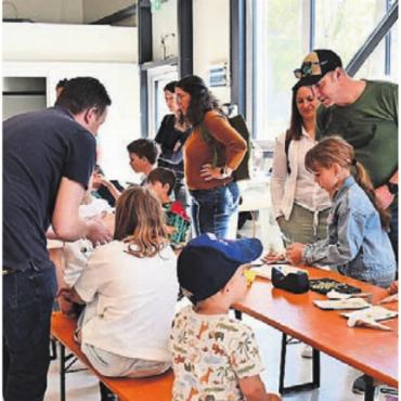 Qualität als wichtiges Merkmal - 200 Spitzbuben wurden von den Kindern mit viel Hingabe verziert.
