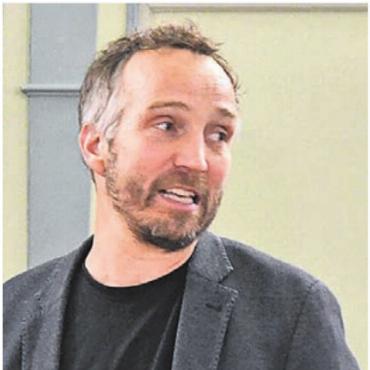 Kurze Wege für die Verwaltung - Gemeindepräsident Hans-Peter Budmiger begrüsste im Refektorium.