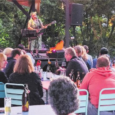 Sie will unbedingt hier spielen - Endlich das erste Konzert – Mary Vogel begeisterte am letzten Samstag.