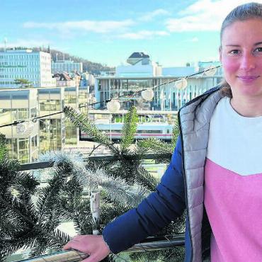 Alles anders in Freiburg - Julia Stierli in Freiburg. Die Stadt und der Fussballverein verkörpern Werte, die perfekt zur 27-Jährigen passen. Bild: Stefan Sprenger